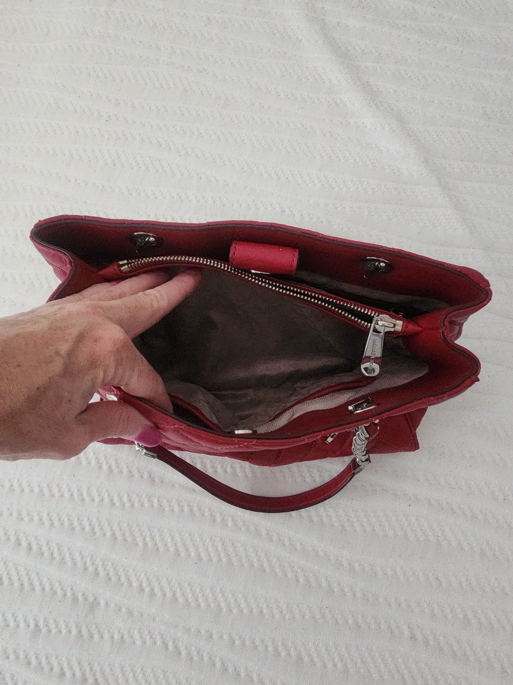 Michael Kors Quilted Red Shoulder Tote - Picture 5 of 6